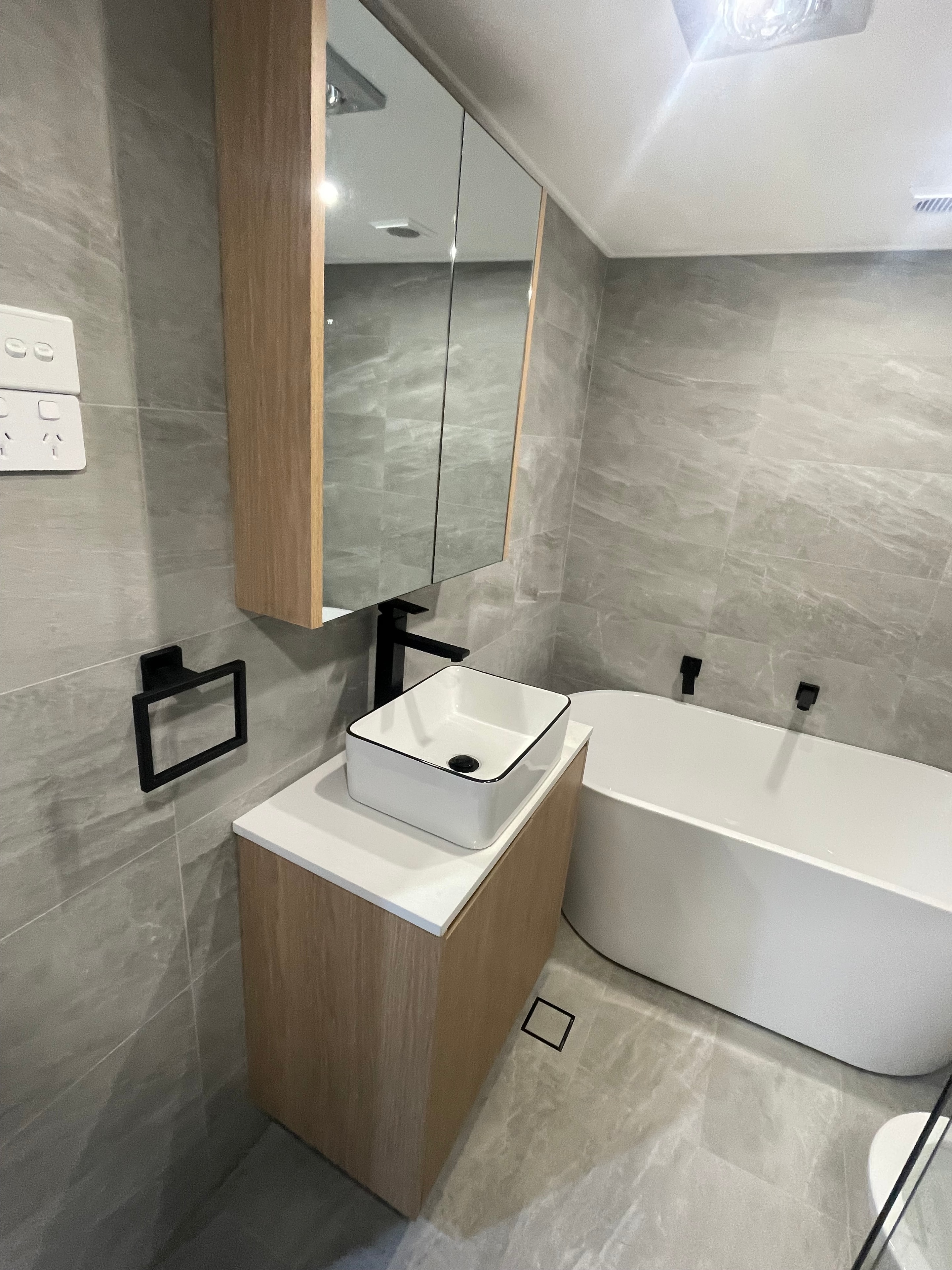 Bathroom Renovation — WRECK&RENO